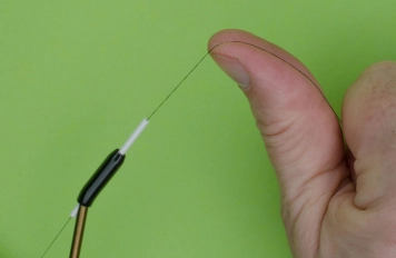 Testing the thread tension Testing the thread tension